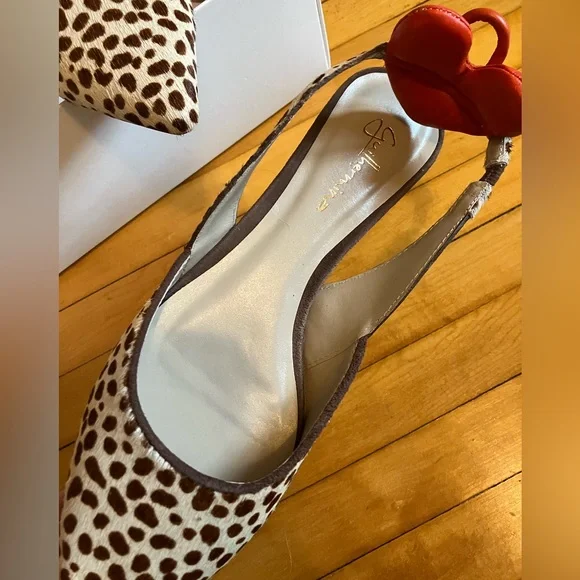NIB! Beautiful Women's Leopard Print Slingback Shoes with Red hearts ❤️ - Picture 4 of 6